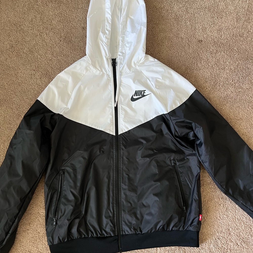 nike windbreaker